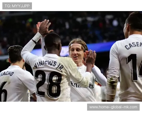 皇家马德里宽度推进扩张明显形成外线压制